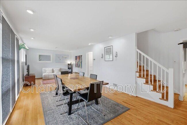 Foto del edificio - 912 N Lexington St