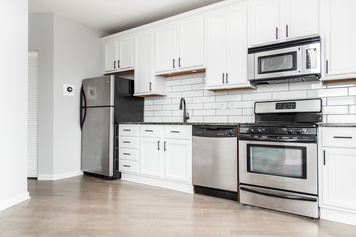 Foto principal - 3266 N Clark St