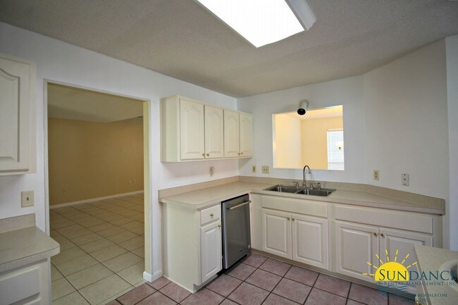 Foto del edificio - 523 E Timberlake Dr