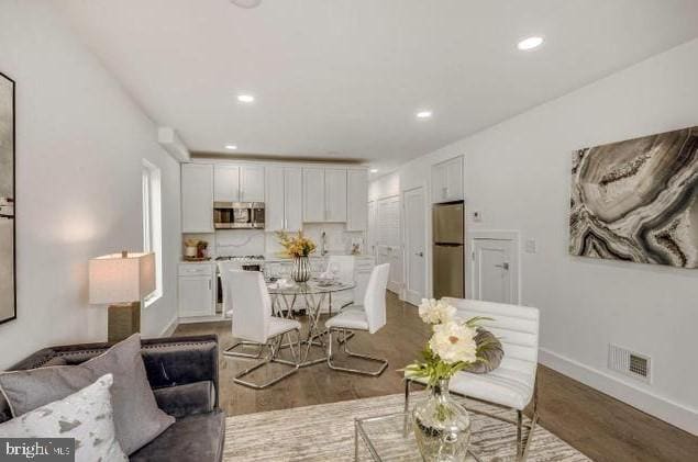 Foto del edificio - 2717 Sherman Ave NW