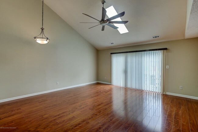 Foto del edificio - 92 Tulip Ln