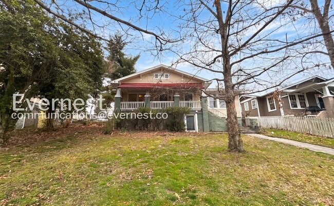 Foto del edificio - 1125 Highland Dr