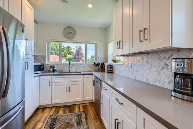 Foto del edificio - Highlands 2 BDR Turnkey Home