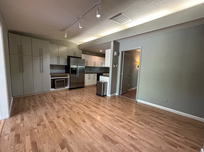 Dining Area - 5342 Westminster Dr