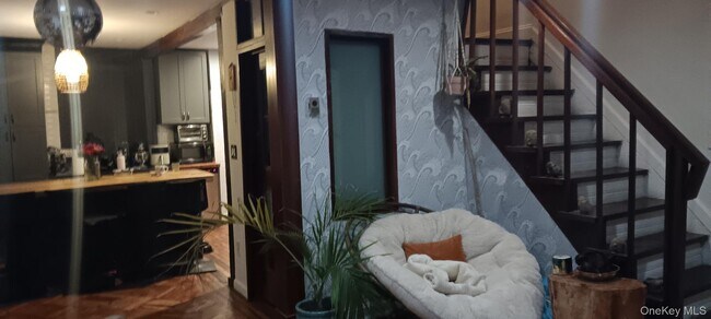 Foto del edificio - 418 E Olive St