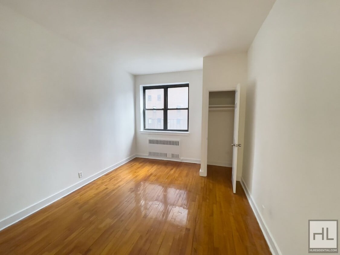 Primary Photo - East 61 Street