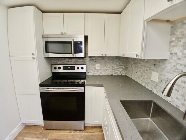 Foto del edificio - 5951 Wellesley Park Dr