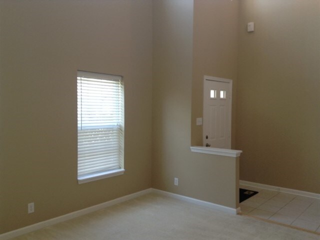 Building Photo - 18690 Round Lake Road