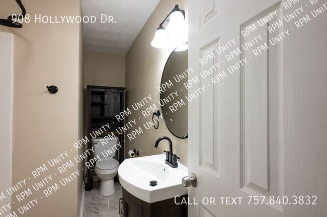 Building Photo - 908 Hollywood Dr