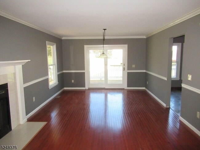 Building Photo - 1 Lakeview Terrace