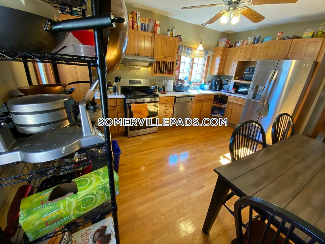 Foto principal - 121 Lowell St