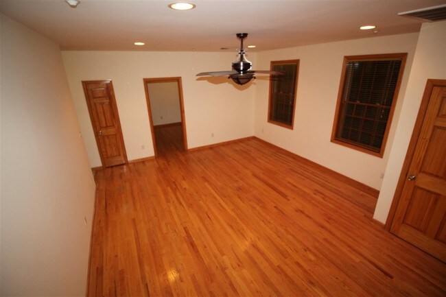 Building Photo - 75 E 23rd St