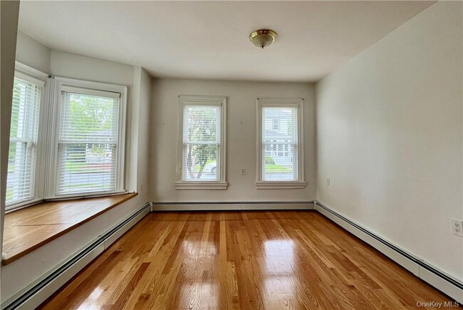 Building Photo - 6 Cottage St