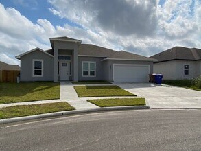 Building Photo - 3806 Negin Dr