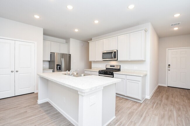 Building Photo - 16493 Moss Ln