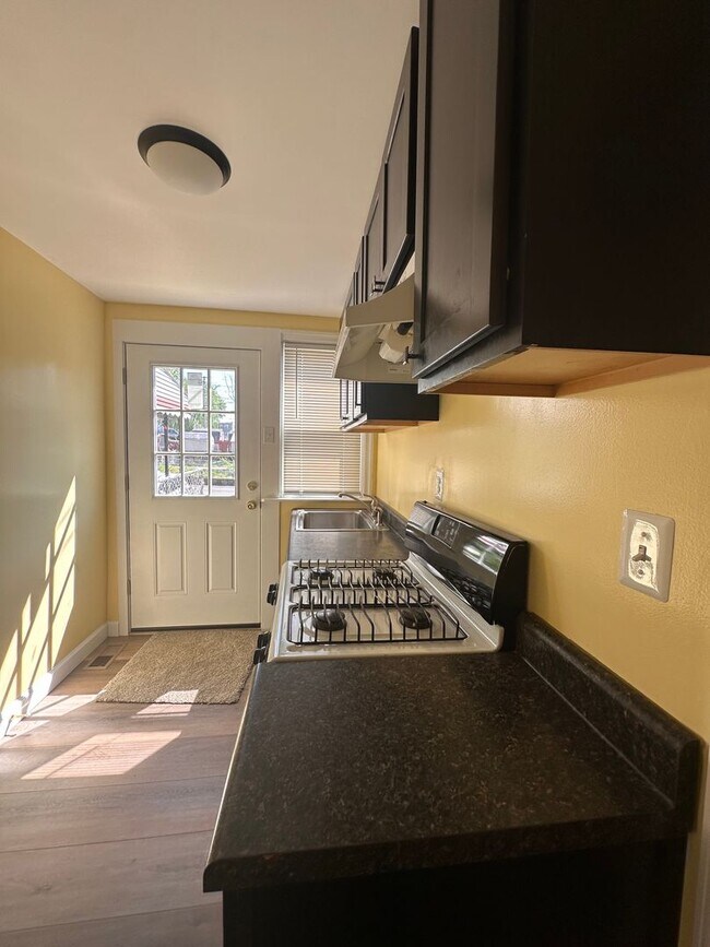 Building Photo - 3 Bedroom  - Brooklyn Park