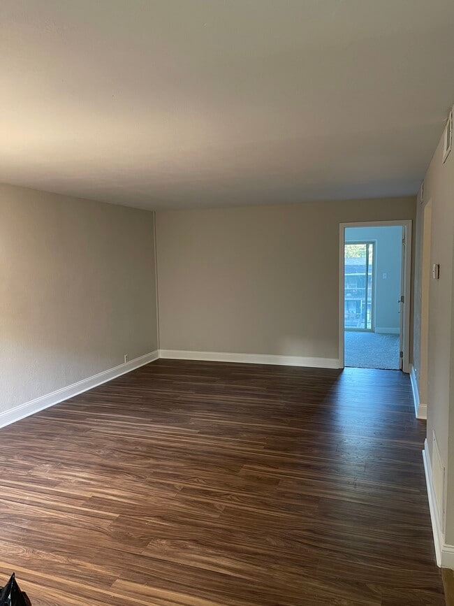 Living room - 211 Dublin Dr Apartment