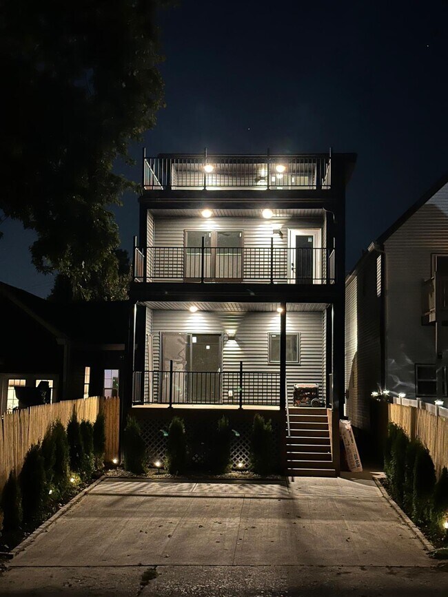 Building Photo - 112 Ward Ave
