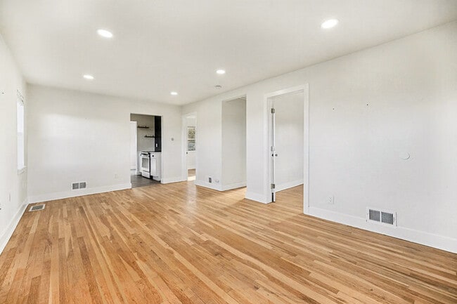 Photo - 390 S Garrison St House