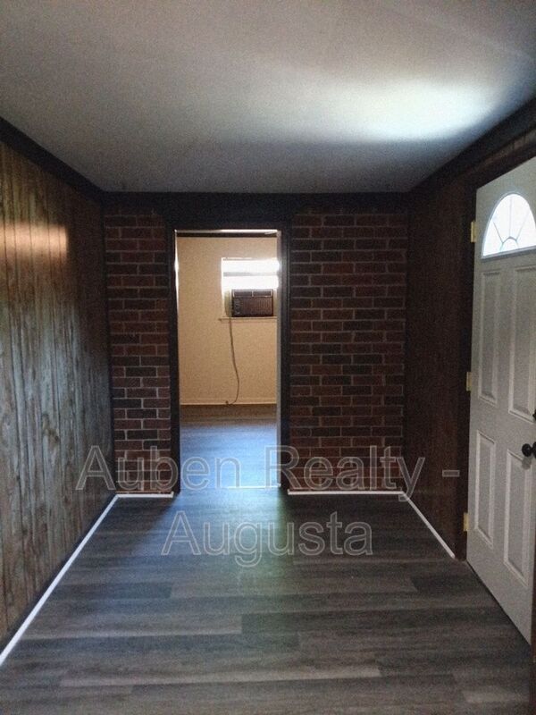 Foto del edificio - 109 Highview Dr