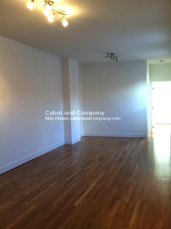 Building Photo - 225 E Berkeley St