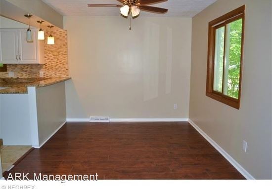 Foto del edificio - 3 br, 2.5 bath House - 2540 Charney Rd