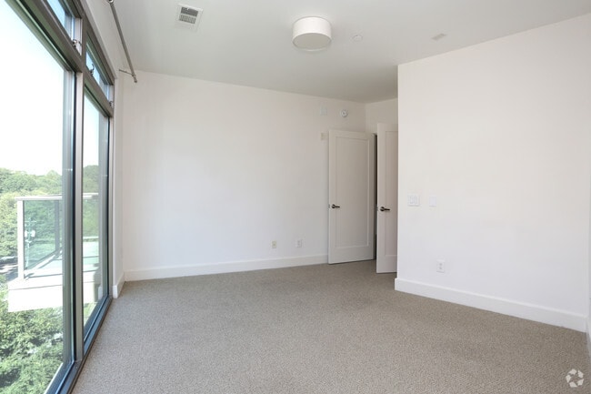 1BR, 1BA - 750 SF - 01045 Piedmont Avenue