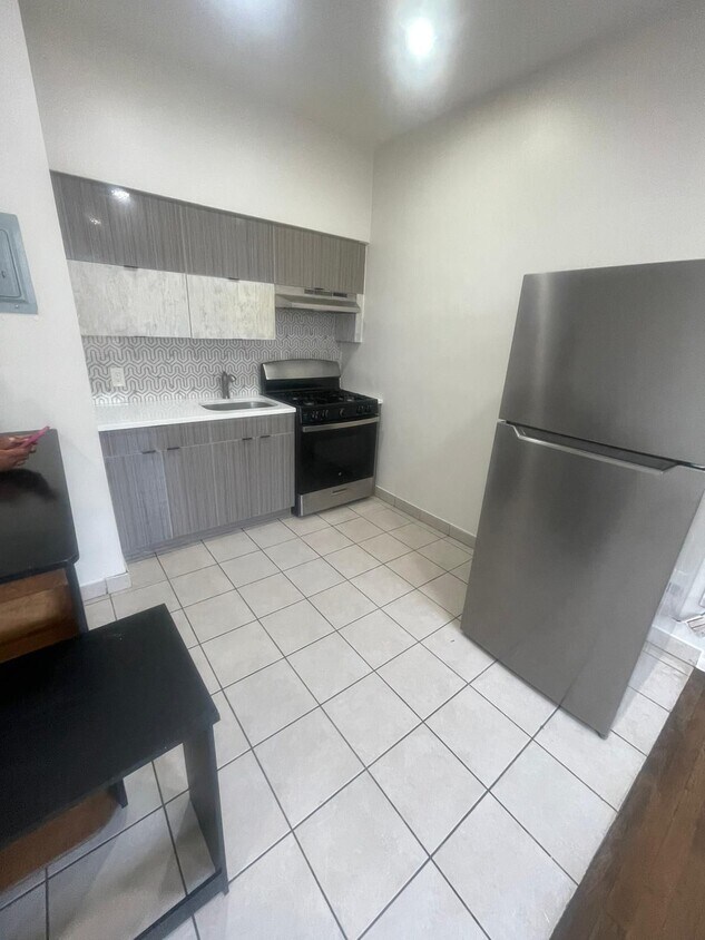 55 2nd Ave C2 - 55-57 2nd Ave