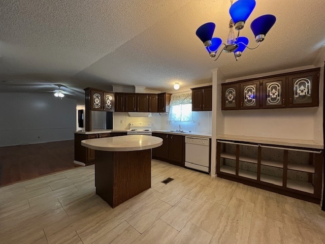 Foto del edificio - 1405 Harper Dr