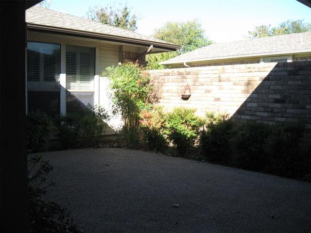 Building Photo - 5200 Ledgestone Dr