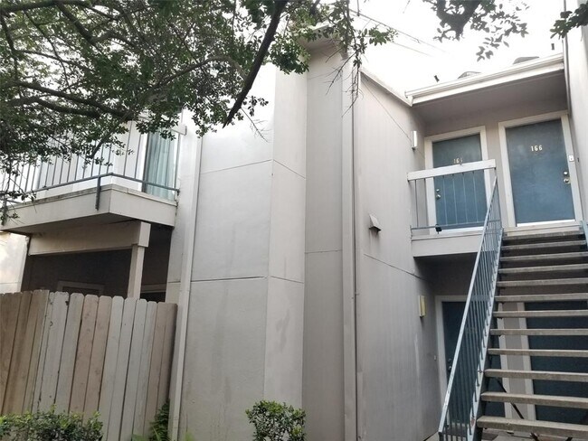 Foto del edificio - 7950 N Stadium Dr
