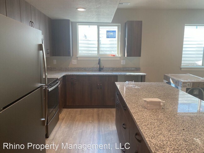 Building Photo - 2 br, 1 bath House - 230 West 400 South #2