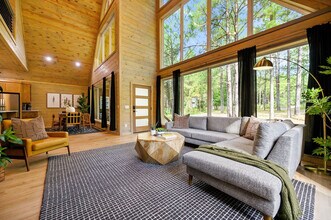 Building Photo - 436 Hochapine Trl