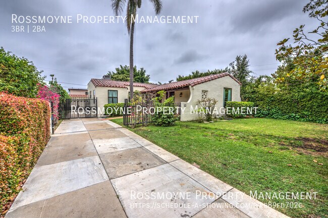Foto del edificio - 10856 Wellworth Ave
