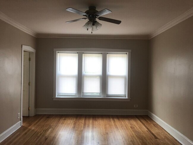 Building Photo - 1307 N Keeler Ave