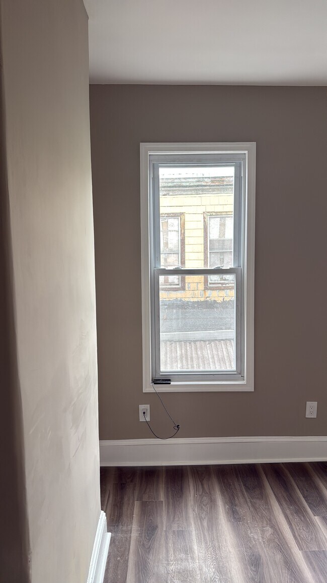 Foto del edificio - 2329 N Cleveland St