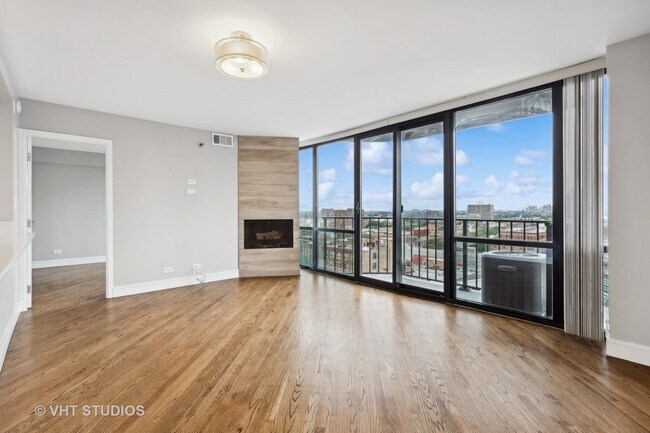 Building Photo - 1309 N Wells St