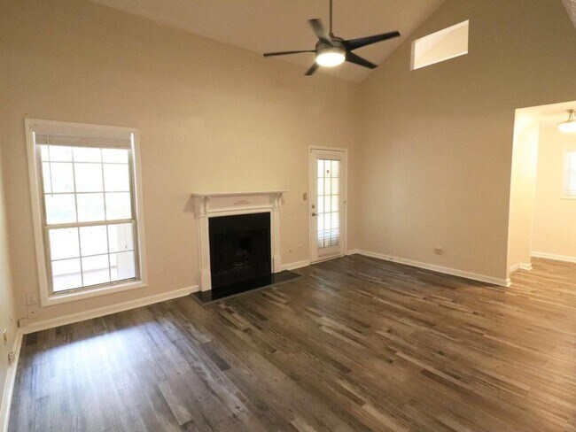 Foto del edificio - 4161 Riverlook Pkwy SE