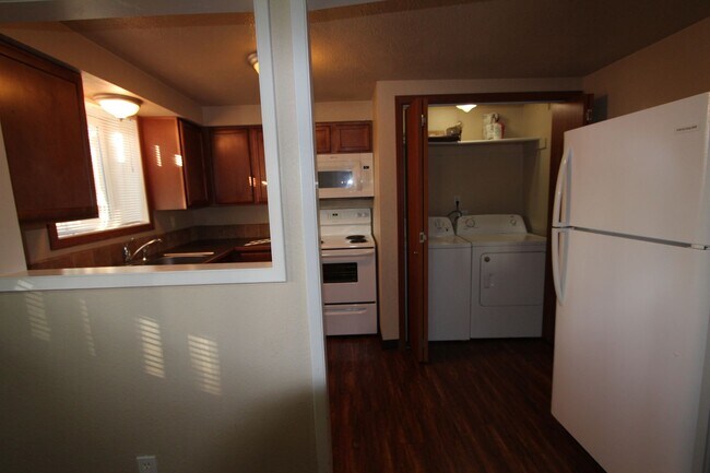 Building Photo - Great Spokane Valley Location-2 bed 1 bath...