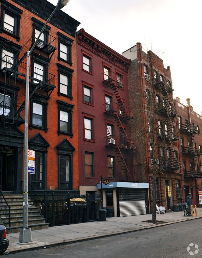 Building Photo - 83 E Seventh St