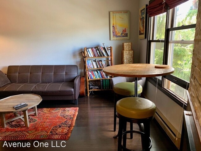 Building Photo - 1 br, 1 bath House - 1733 15th Ave. #204