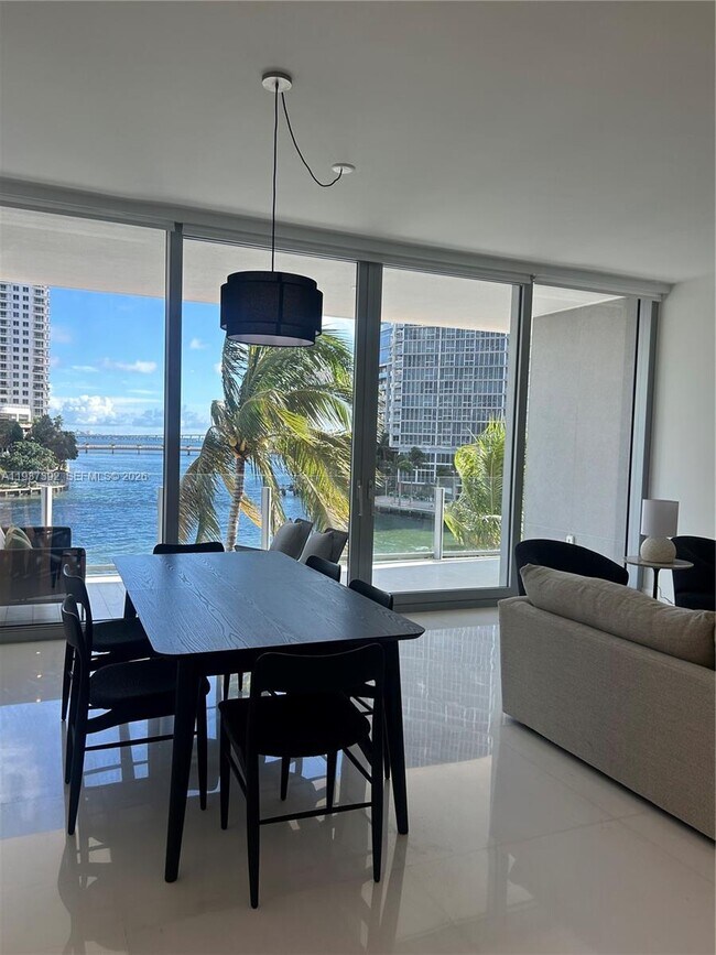 Foto del edificio - 300 Biscayne Blvd Way