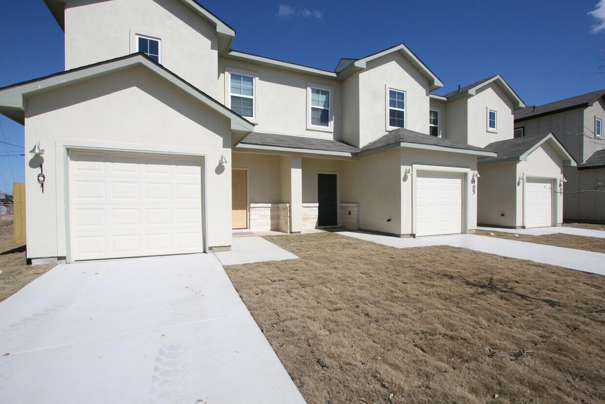 101 Peruna Dr, Marble Falls, TX 78654 Condo for Rent in Marble Falls