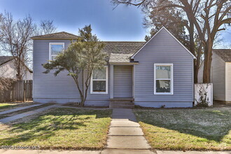 Building Photo - 2417 25th St