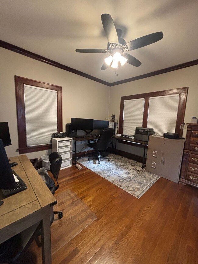 Building Photo - 2 Bedroom Home with Optional Expansion Opportunity!