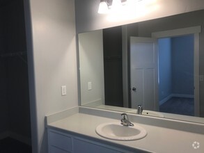 Building Photo - 14648 McKellen Dr