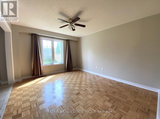 Building Photo - 14 Dunvegan Crescent
