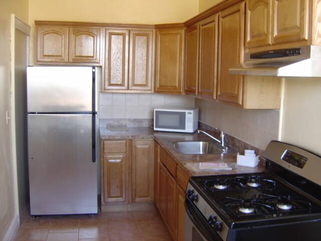 Foto del edificio - 6015 Kennedy Blvd E