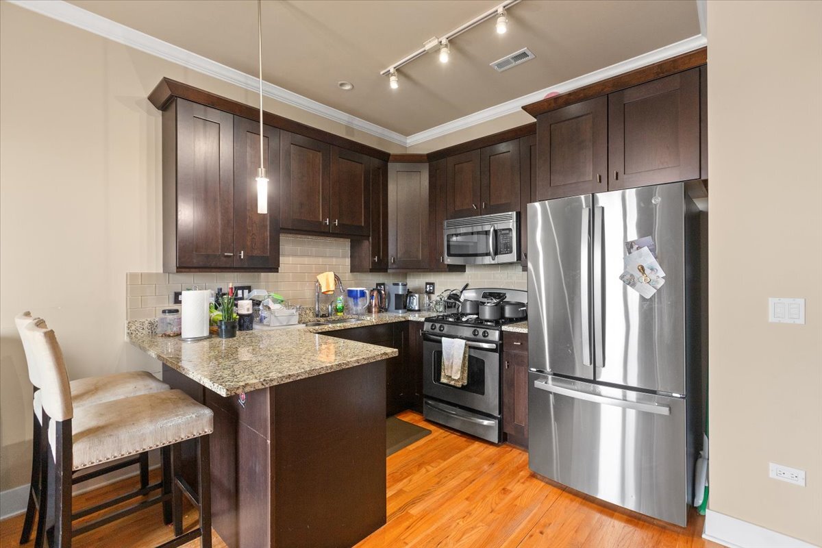 Foto principal - 207 E 31st St