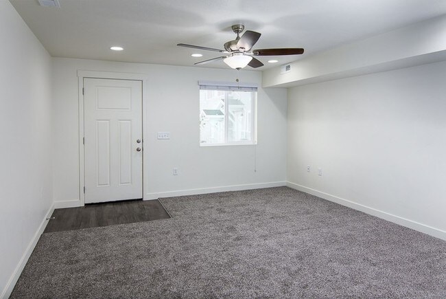 Building Photo - Amazing Views in Herriman